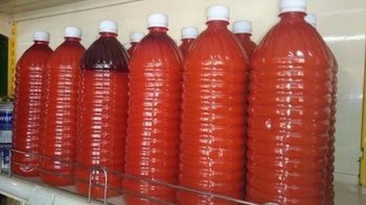 LAGOS GOVT WARNS RESIDENTS AS CANCER-CAUSING PALM OIL FLOODS MARKETS